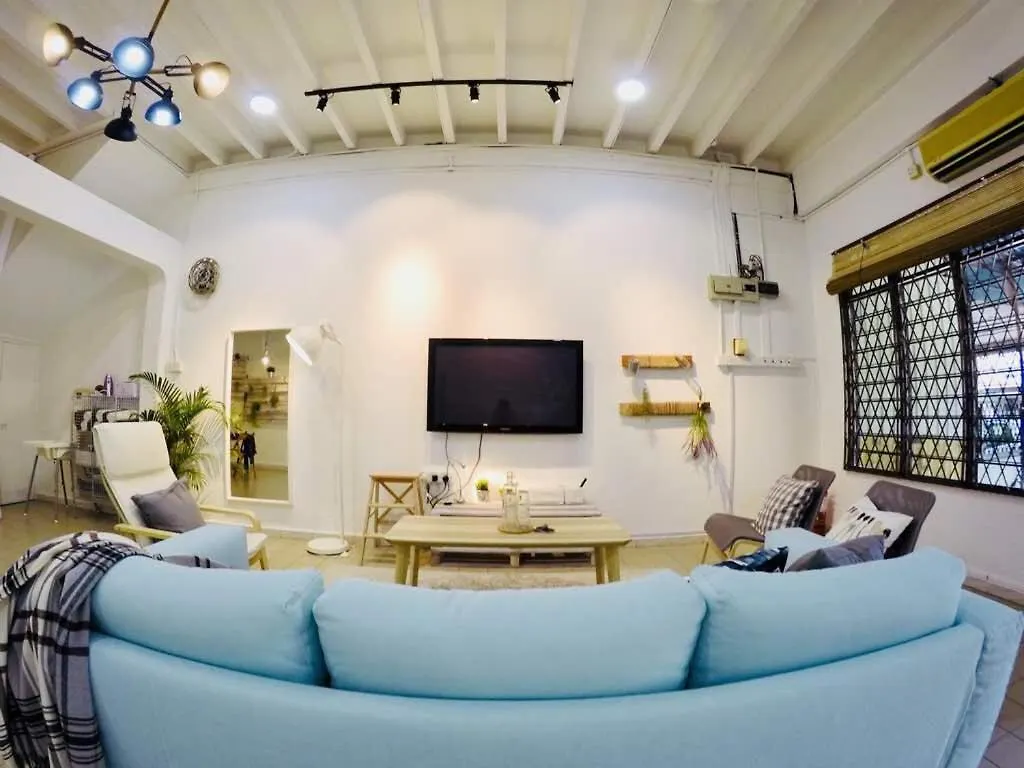 Holiday home 35Mandalay At Georgetown 5 Bedroom For 7-15 Pax