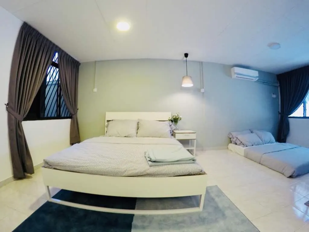 Holiday home 35Mandalay At Georgetown 5 Bedroom For 7-15 Pax