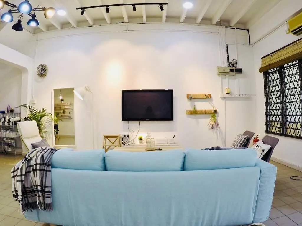 35Mandalay At Georgetown 5 Bedroom For 7-15 Pax Holiday home George Town