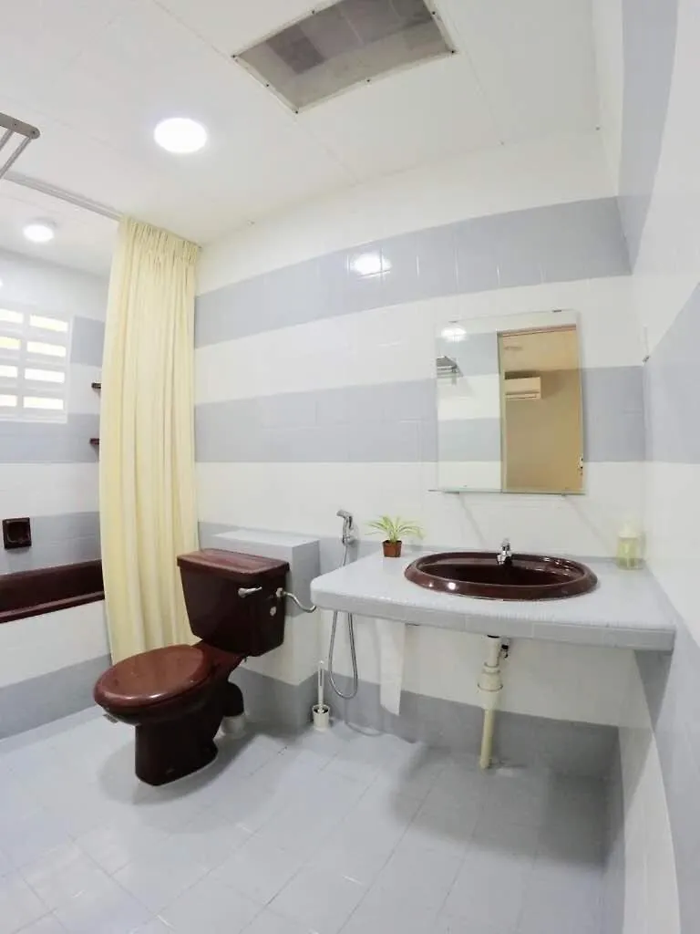 35Mandalay At Georgetown 5 Bedroom For 7-15 Pax 0*, George Town Malaysia