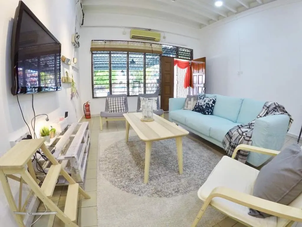 Holiday home 35Mandalay At Georgetown 5 Bedroom For 7-15 Pax