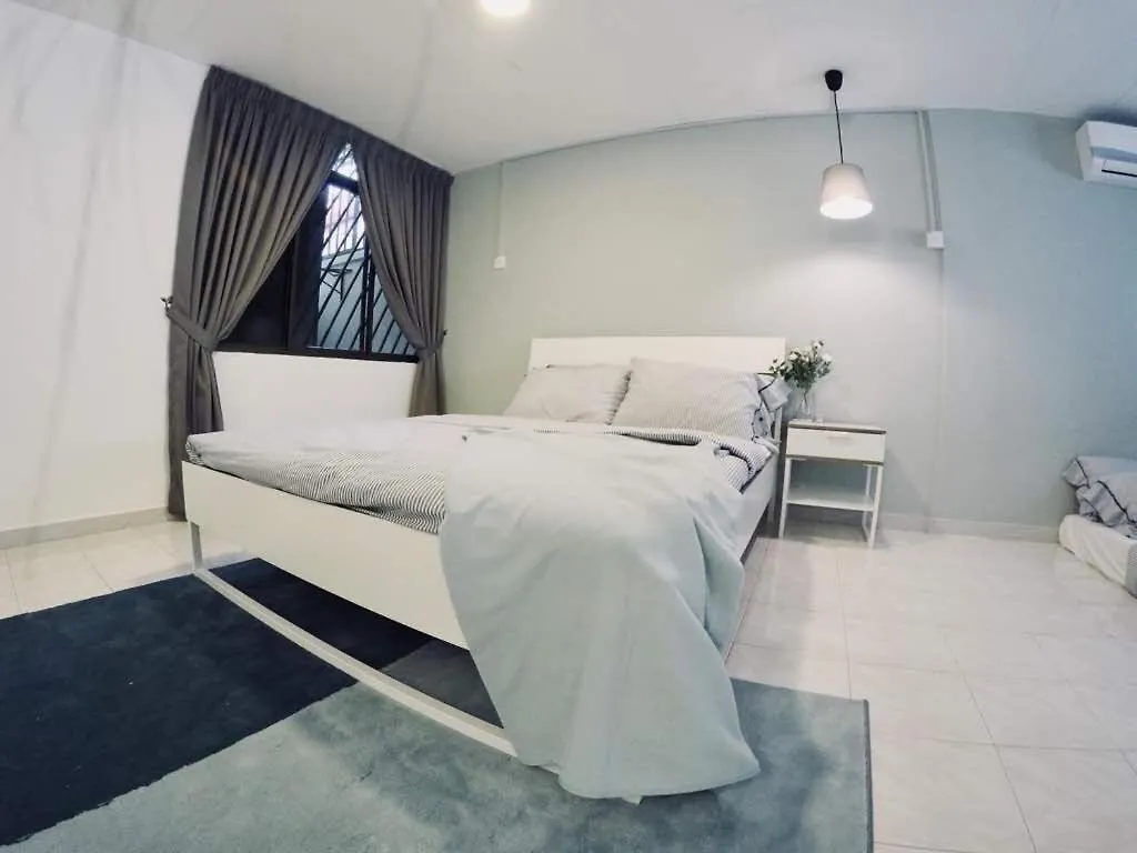 35Mandalay At Georgetown 5 Bedroom For 7-15 Pax Holiday home George Town