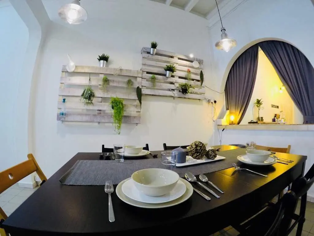 35Mandalay At Georgetown 5 Bedroom For 7-15 Pax